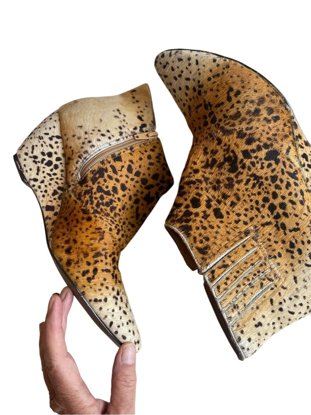 Matisse Nugent leopard print ombré, calf hair , wedge ankle booties. Size 9